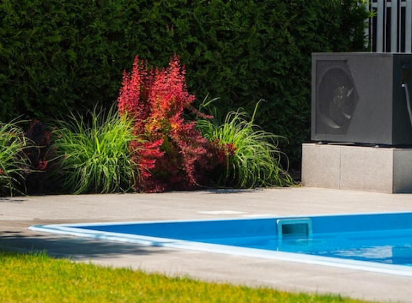 Installation of heat pumps for swimming pools